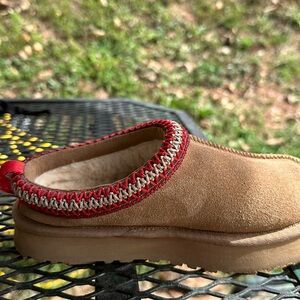 Kids' Tazz Suede Platform Slippers (Youth) w Red great condition